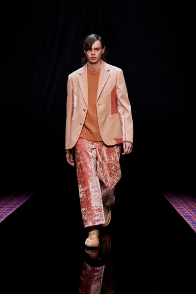 Look 43